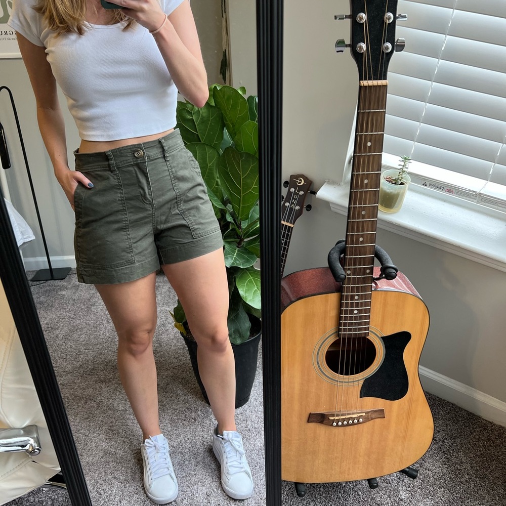 a new day size 2 army green shorts